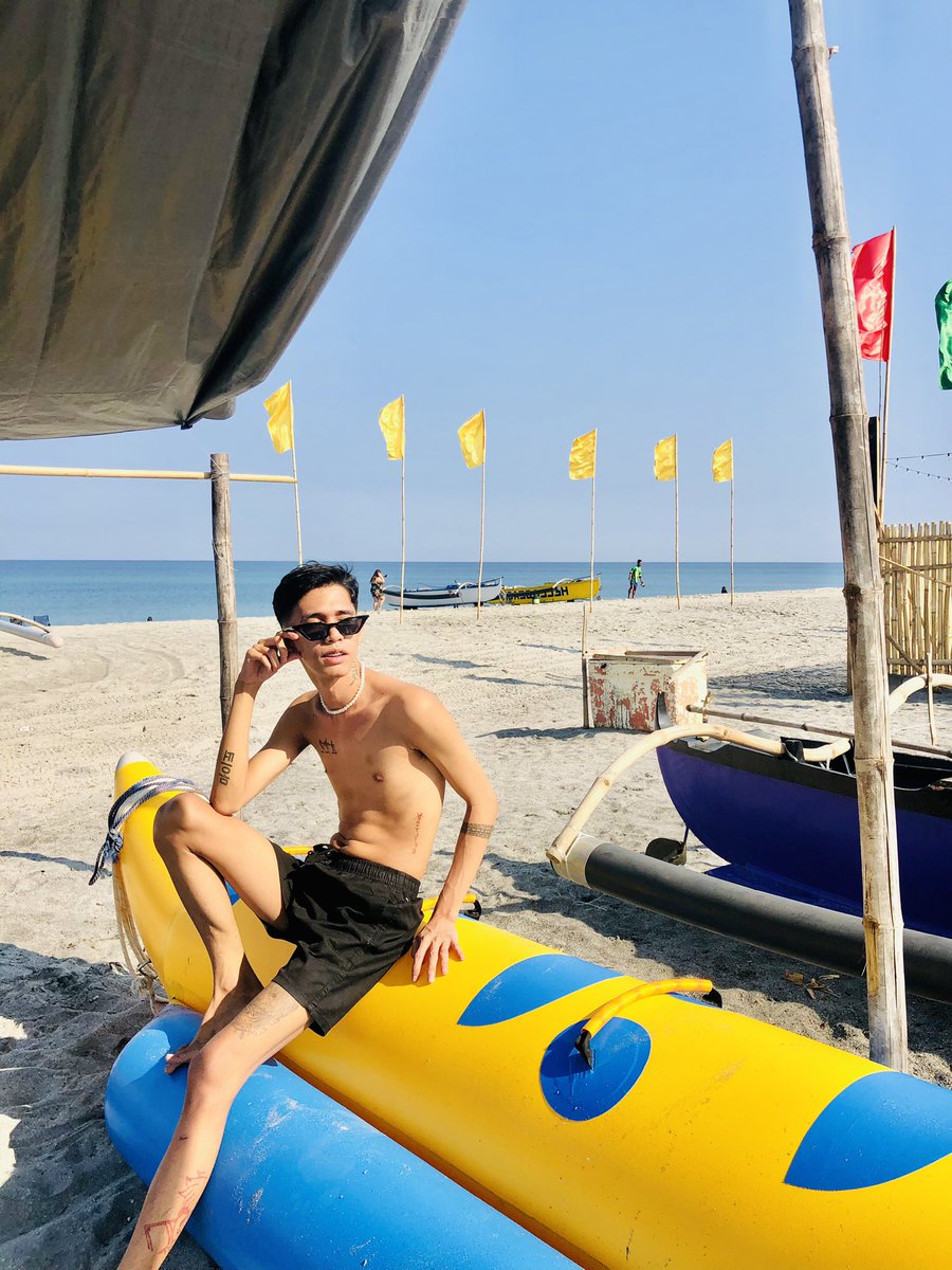 MicoRaymundo5's tweet photo. Sobrang init na kailangan ko ng ice https://t.co/JqDANvcfcS