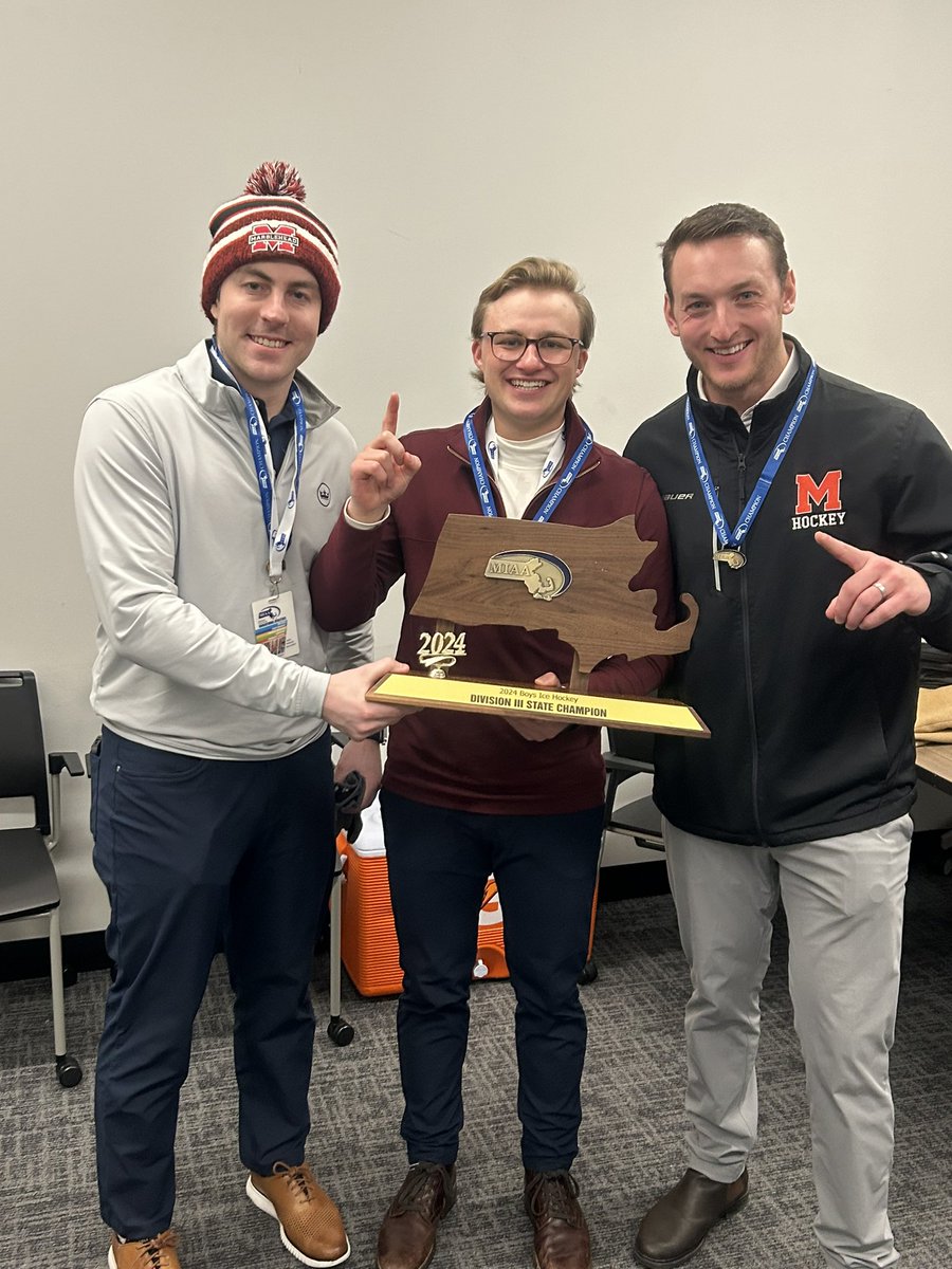 GloverElem17's tweet photo. Congrats to the D3 State Champion —-Marblehead High @MHSMagicians_AD @HeadersHockey @MHDSchools https://t.co/lPlBi2M60n