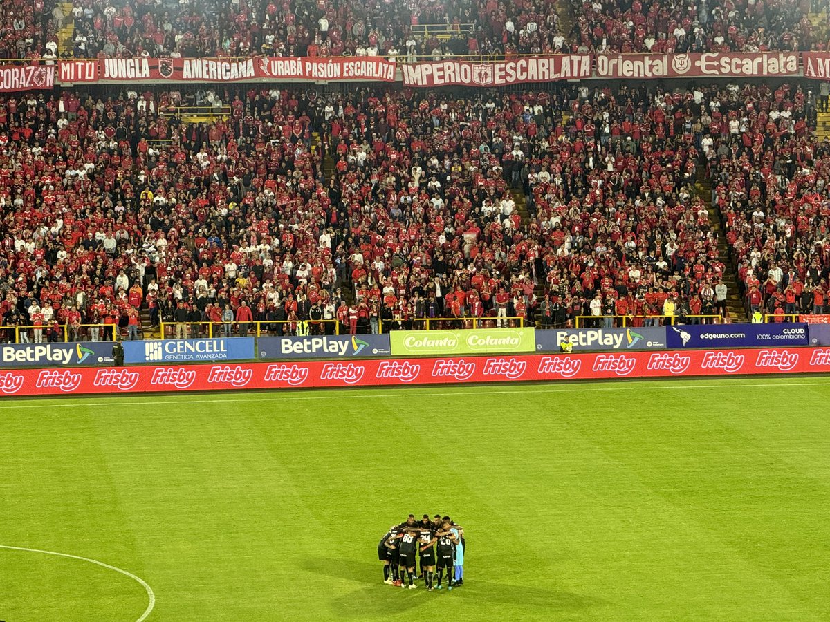 leonelcerrudo's tweet photo. Duele ver en lo que se convirtió este @AmericadeCali. Nunca creí verlo así 🥺😢 ¡Tristísimo 💔! https://t.co/9XCphLN6vS
