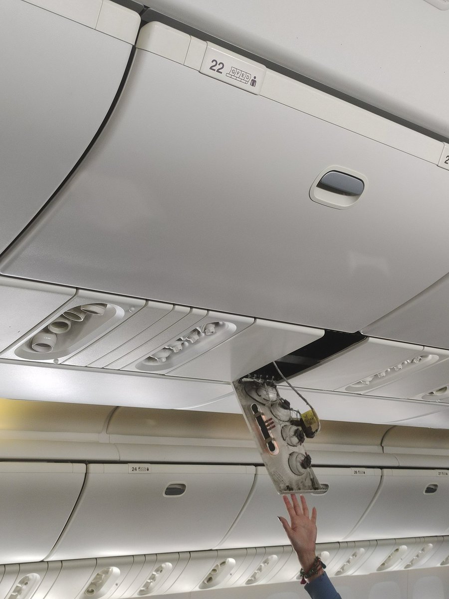 SNag_'s tweet photo. The lighting cabinet came off the @emirates flight EK255 upon landing in #Mexico in the 16.4 yrs old @Boeing  772 A6-EWC. This happening on a @emirates flight is a bit scary and shocking. https://t.co/JMuE90khAu
