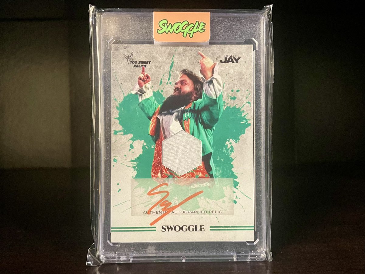 AewCard's tweet image. Happy Saint Patrick’s Day 🍀 🌈 🍀

Here is my 37/100 #Swoggle autograph relic card by @TooSweetAntique 🔥🤘🔥

This card features a piece of Swoggle’s shirt from #GCW #WrldOnGCW 2022 👕

#WrestlingCards #TradingCards #Hornswoggle #WWE #StPaddysDay #StPatricksDay #TheHobby