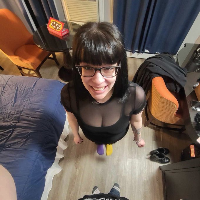Why didn&rsquo;t anyone tell me I looked like this to tall people aka everyone. 💀 https://t.co/xYNaHI1xUL<a href="/tag/newprofilepic"class="tags"><span>#newprofilepic</span></a>