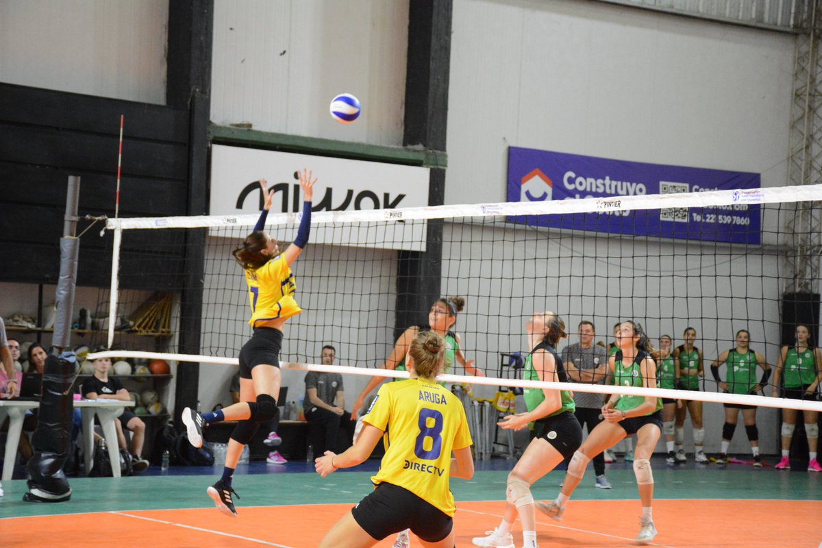 BANCO CERRÓ CON DERROTAS

<a href="/ClubBPLP/">Club Banco Provincia La Plata</a> cayó 3-0 ante <a href="/CASLAVoley/">CASLA Voley</a> y <a href="/BocaVoley/">Boca Vóley</a> este fin de semana, para cerrar la fase regular de la Liga Argentina Femenina.

Cerró 13°, con tres victorias en 15 juegos. Jugará por no descender.

#BancoProvincia #LaPlata #Boca #SanLorenzo