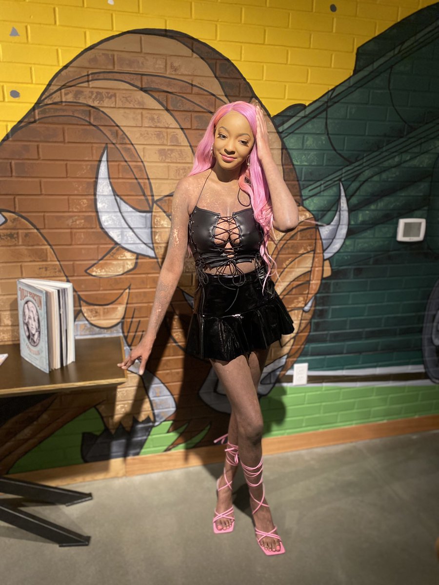 leeleesharice's tweet photo. Might as well add my pictures here too 😭💕 bad bitch big Pisces #24 https://t.co/rcFHXPir4n