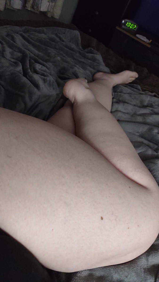 Selfish69691's tweet photo. Watch my sexy wife's legs and rub your cock https://t.co/DCAPN4IWHV
