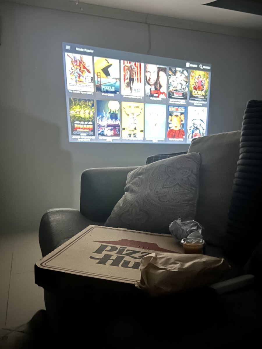 ahbaijabbabai's tweet image. Her - yuh hungry 
Me - not really. Are u ? 
Her - I feeling for ……………

A few moments later 

#randomthings 
#impromptudatenight