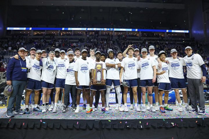 boys_evergreen's tweet photo. Congrats to Trine Men’s Basketball and Evergreen alumni, Evan Lumbrezer and Coach Brooks Miller, on winning the NCAA DIII tournament🏀 @TrineThunderMBB @EvanLumbrezer https://t.co/iS9ot9zP9y