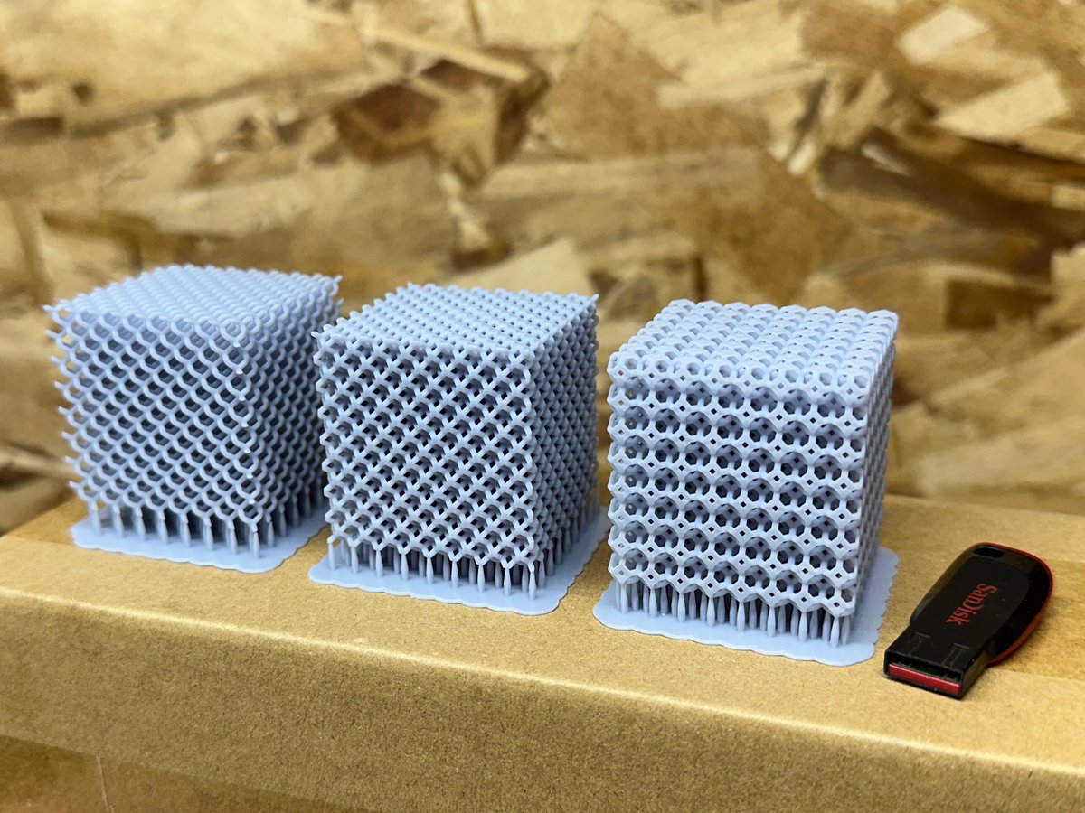 ExtraMedium3D tweet media