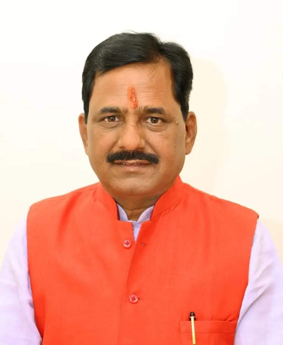 AdvManishDadhic's tweet photo. बीजेपी संगठन में लगातार 30 वर्षो से सेवा कर रहे बड़े भाई @m_dadheech #मुकेश_जी_दाधीच को पार्टी द्वारा लोकसभा का प्रत्यासी बना कर उनसे जुड़े लाखो कार्यकर्ताओं का मनोबल बढ़ाया जाना चाहिए।
#jaipur_loksabha #BJP4India
@BhajanlalBjp @BJP4India @BJP4Rajasthan @cpjoshiBJP @chshekharbjp https://t.co/bkJPEdpYbm