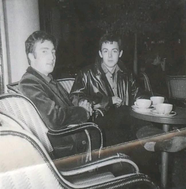 Nytt avsnitt av Specialisterna podcast idag med <a href="/AlbinOlsson86/">Albin Olsson</a> och Simon <a href="/gardenfors/">Simon Gärdenfors</a> - Konspirationsteori-special! Finns i alla poddappar!