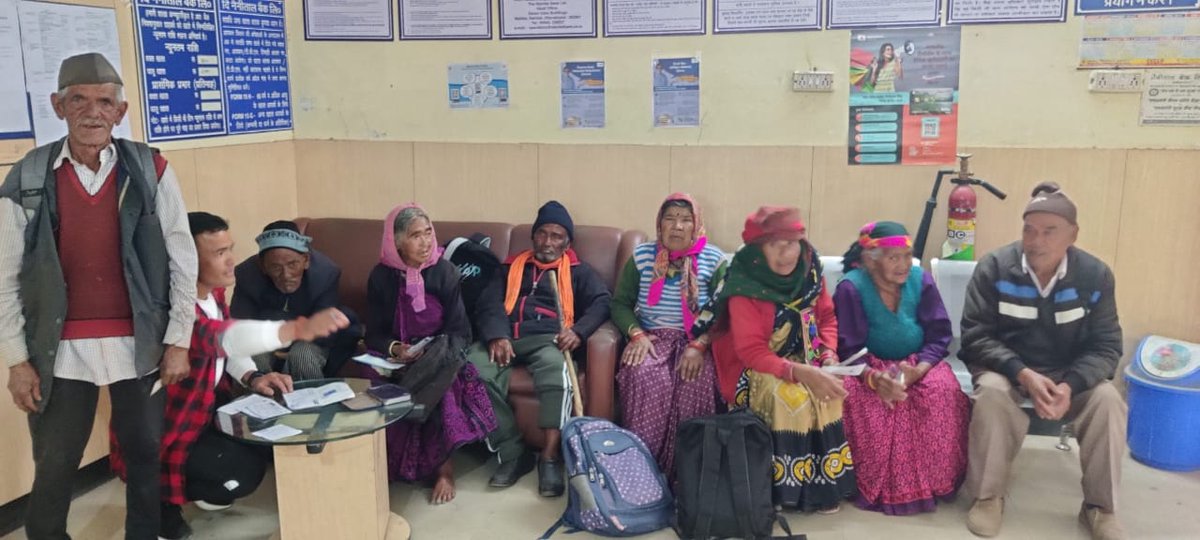 newbornindian's tweet photo. @PMOIndia @BankofBarodaCEO @bankofbaroda @DFS_India @RBI  @anil_baluni @IBOF_AIBOA Nainital Bank is serving those customers whom a Private Sector Bank will not dare to serve..We have won awards for promoting Social Banking from GOI, then why not Merge us with our parent bank BOB? https://t.co/RnPxTgSAYV