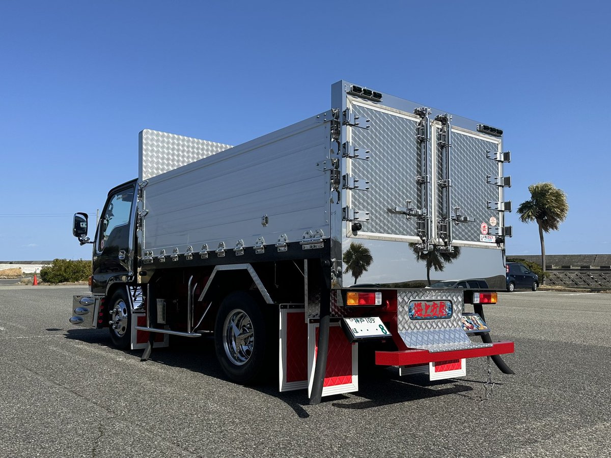 泥除けを制作して貰いました
納期4ヶ月ちょいかかりました🤭