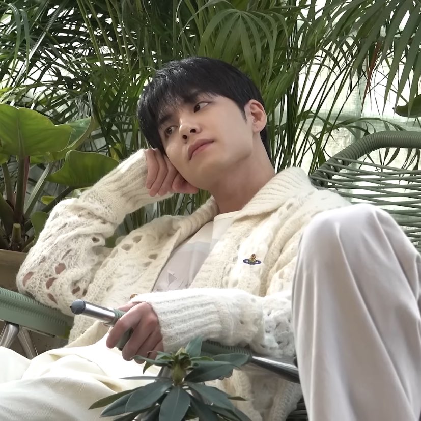 archivewonpil's tweet photo. #Fourever #Welcome_to_the_Show 🪄 https://t.co/R1fNaTax1o