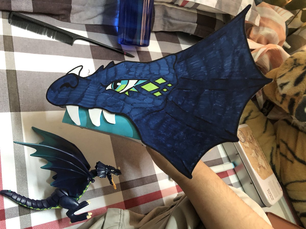 ReiDragoness's tweet photo. Dragon + the toy he's based on. 
His name is Spear. 

#paperdragon
#dragonpuppet https://t.co/Xw5VXT9zHK