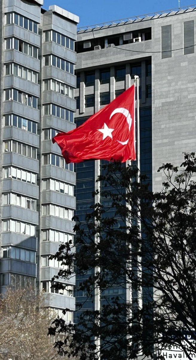 Mehmet Ali Kılıçarslan (@mmkilicarslan) on Twitter photo Bugün 18 Mart. Bir hilal uğruna nice güneşlerin battığı, ancak vatanın korunduğu günün zaferi. Baktım, şafaklar gibi dalgalanıyordu şanlı ay-yıldız. Sonra birden nazlandı. Çatma, kurban olayım çehreni deyince yeniden güzel yüzünü gösterdi şanlı hilal. Bugün 18 Mart. Bir hilal uğruna nice güneşlerin battığı, ancak vatanın korunduğu günün zaferi. Baktım, şafaklar gibi dalgalanıyordu şanlı ay-yıldız. Sonra birden nazlandı. Çatma, kurban olayım çehreni deyince yeniden güzel yüzünü gösterdi şanlı hilal.