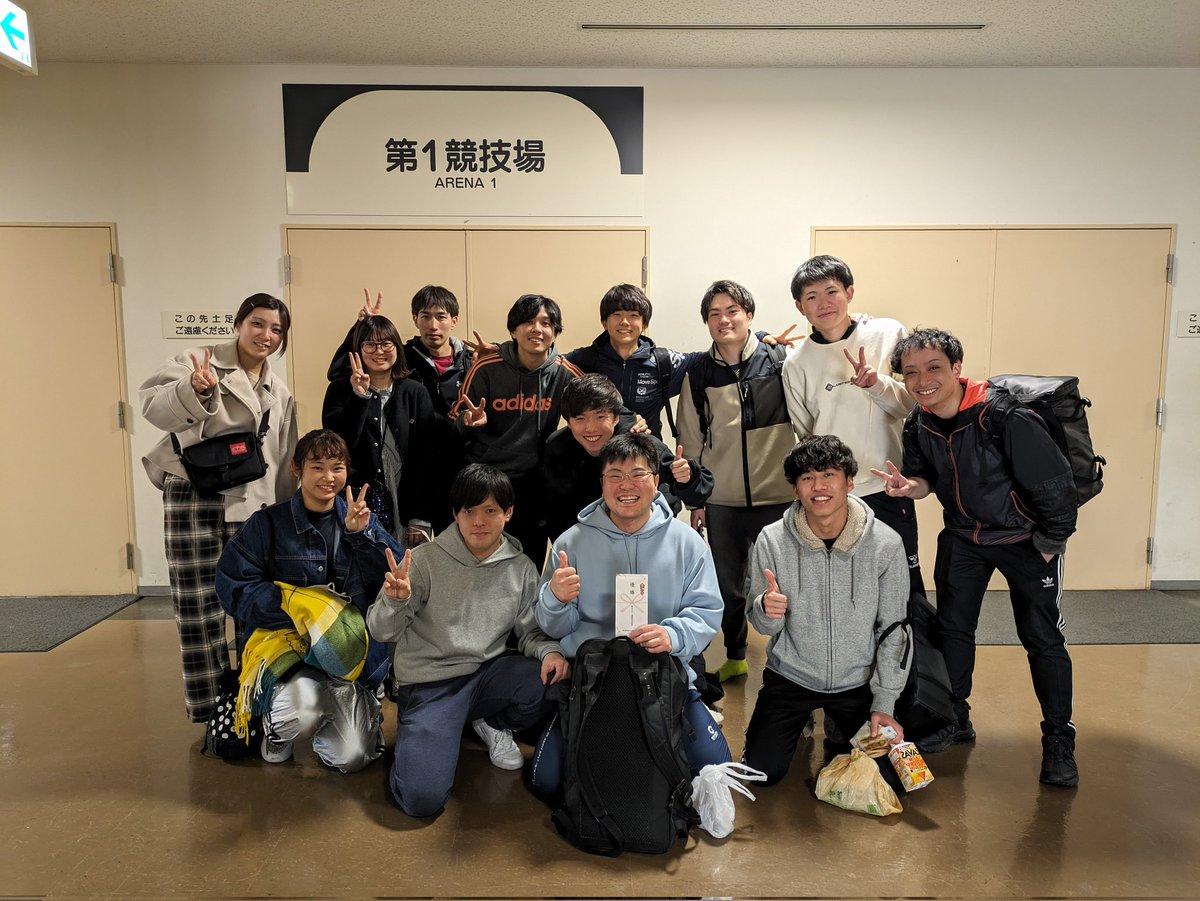 EightALL1's tweet photo. 第48回東海卓球団体リーグ(男子1～3部)
1部Aブロック　Aチーム優勝
3部　Bチーム4位

Aチームは東海団体戦3連覇しました！
チームとしては4連覇🏓
Bチームも前回よりいい成績で終わりよかったです😊

試合終わりのお酒は最高🍻 https://t.co/3Yy4hKAQYK