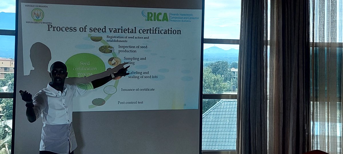 Last week, we conducted a week-long training for Farmer Potato Academy (FPA)/ <a href="/ImbaragaO/">Rwanda Farmers Organization "IMBARAGA "</a>, EGSP, and SPF, alongside an Agripool expert, Sander Giesen, from the Netherlands. 
The aim was to increase the knowledge of seed potato growers by equipping them with practical skills.