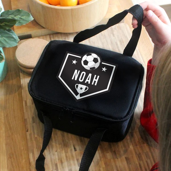 Whether it's a sandwich in the park or a packed lunch for nursery or school, this personalised, insulated  lunch bag is perfect lilybluestore.com/products/perso…

#packedlunch #lunchbag #lunch #personalised #football #shopsmall #shopindie #mhhsbd #giftideas  #earlybiz