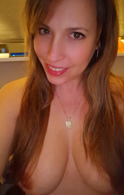 Goodmorning! X Daphne https://t.co/7h07AvZX5D