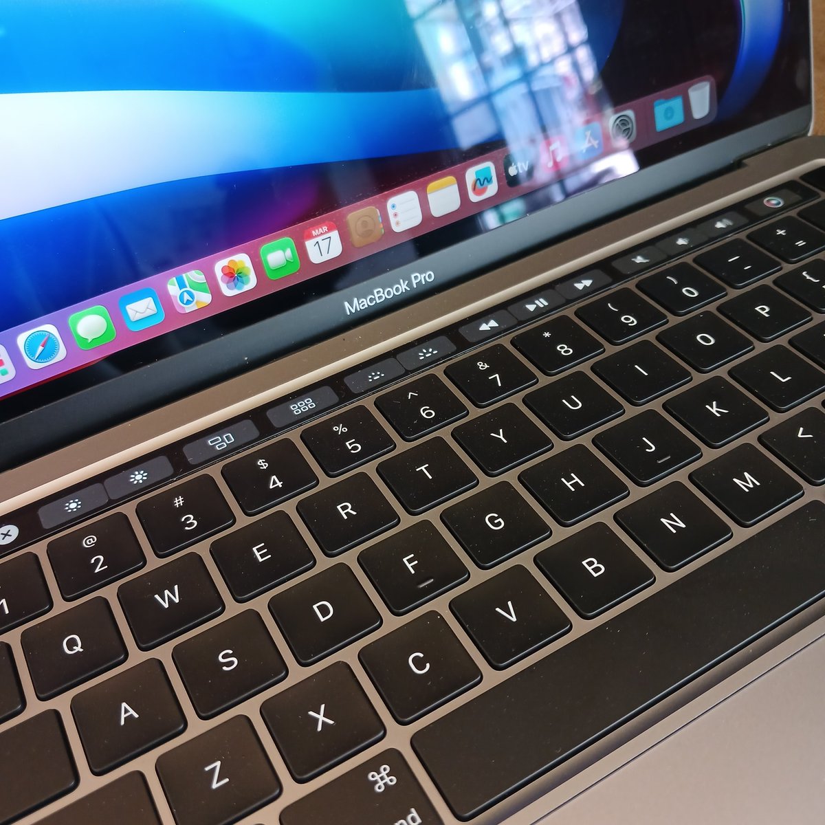 jayjongssong's tweet image. Wts! MacBook Pro m1 13,8 Unit charger only. minat dm aja 

#MacBook #macbookprom1 #macbookm1pro #macbookair #macbookpro #psvtwe #كيت_ميدلتون #Putin #bloodbath #bbtvi #แดงเดือด #KateGate #spaaja #NCAATournament #ConexionHonduras2 #Felix #SOHEE #dispatch #ginting #seNIN #wamil