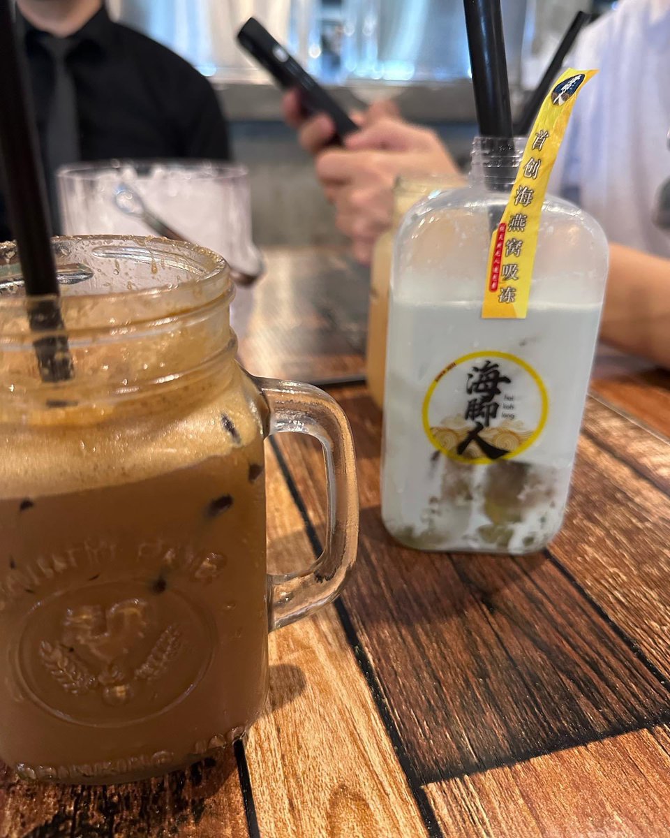 freakinglovit's tweet photo. 180324  | Mile Phakphum ✨✨💚

—— Part 1 
( #MileFB ) ( #flowwithmpinsta)

Caption: 

,,, Very Warm Welcome &amp; Nice Food In A Day In Malaysia… ,,,

Very Sweet💚

🔗 https://t.co/eA7qfdZmgN

—————
#MilePhakphum ㋛ x  @milephakphum ツ
#GreenyRose  ㋛ https://t.co/TS6BSPEZWz