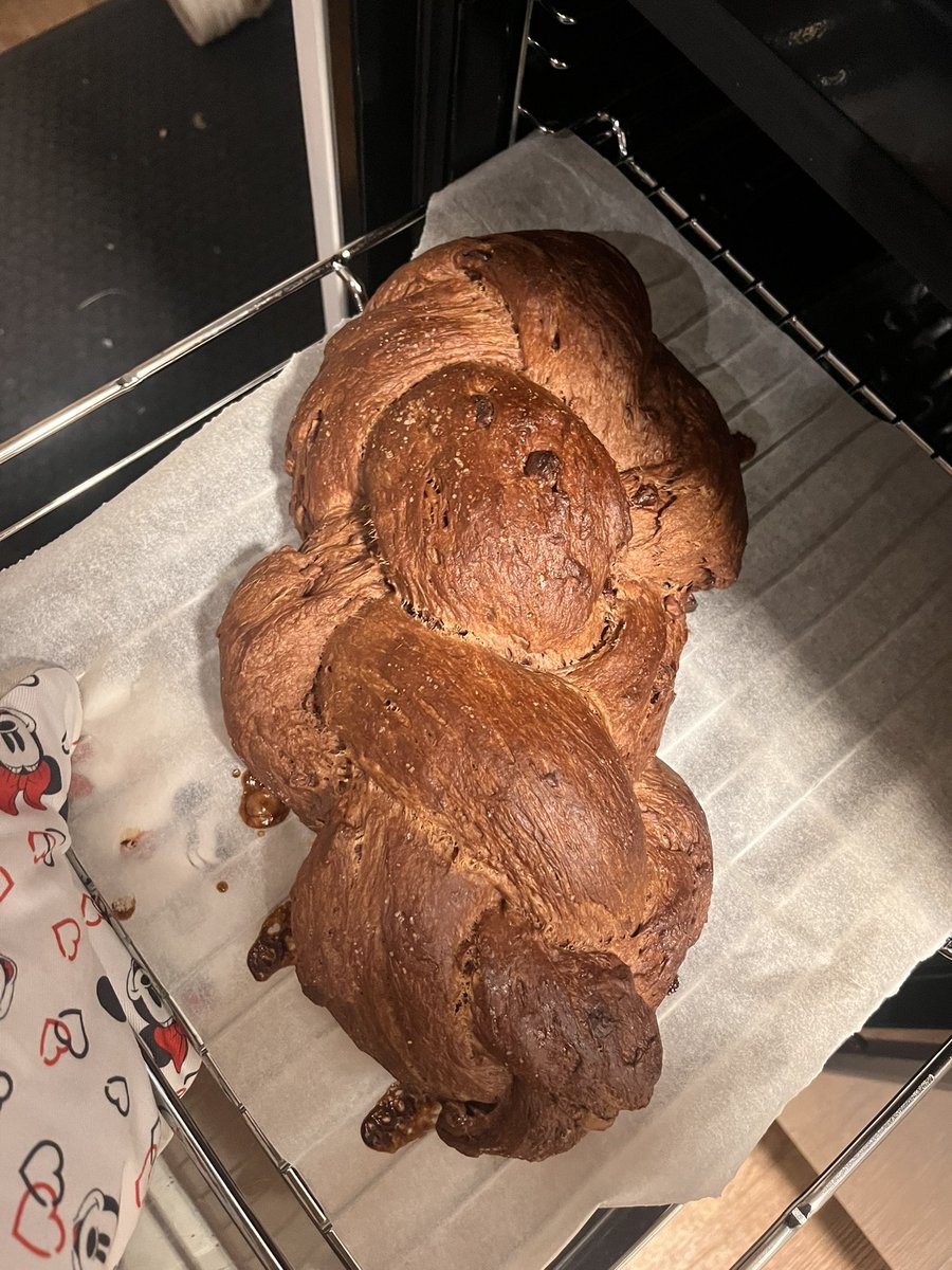 AriUwUCosplay's tweet photo. Update finale che mi sono scordata di postare ieri 😂
spero sia venuta buona 🫰🏻😫
#HomeMade #chocolateBread #Pesto #Yumm #Happy https://t.co/rcaab8atqq