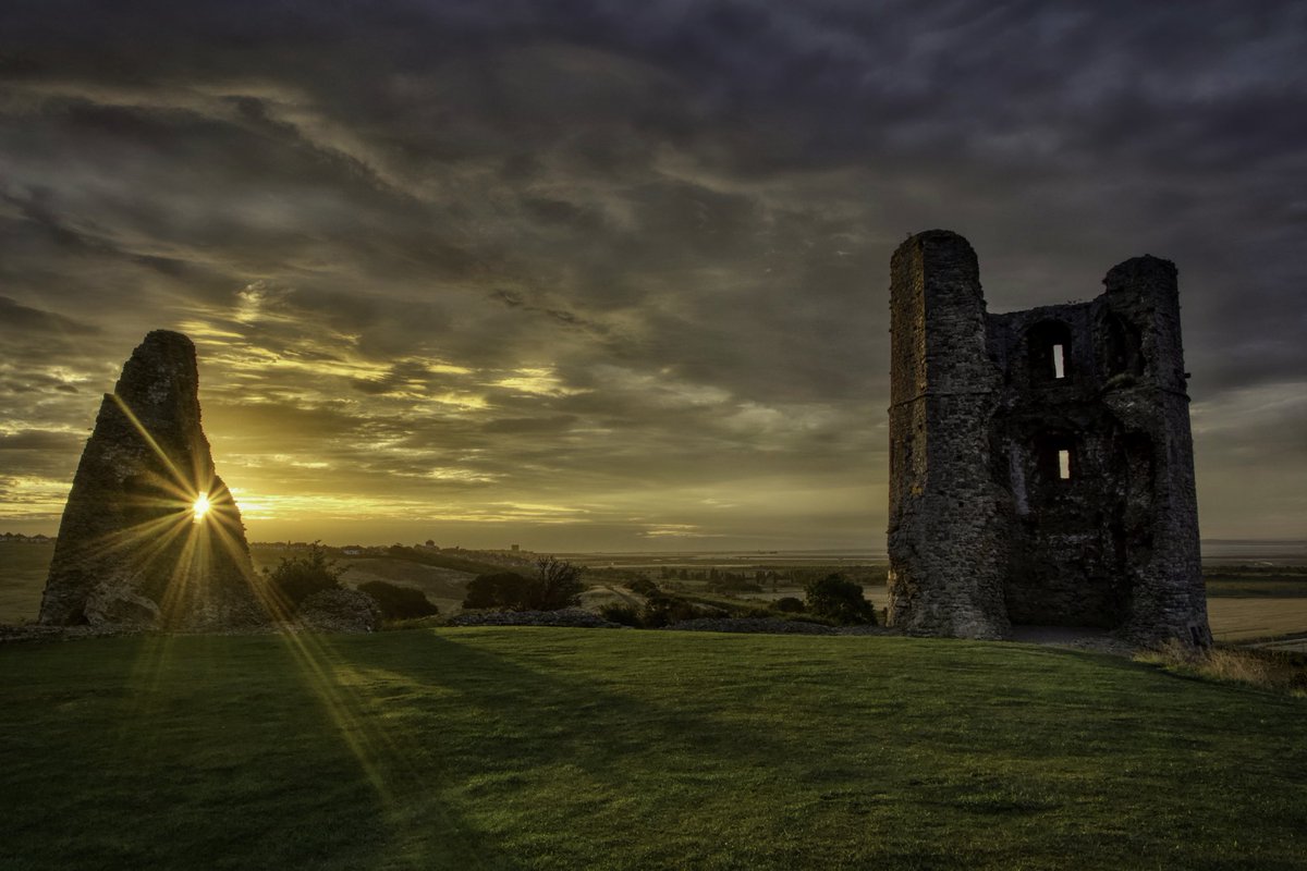 Light through yonder window breaks #hadleighcastle #sharemondays #wexmondays #sunrise #essex