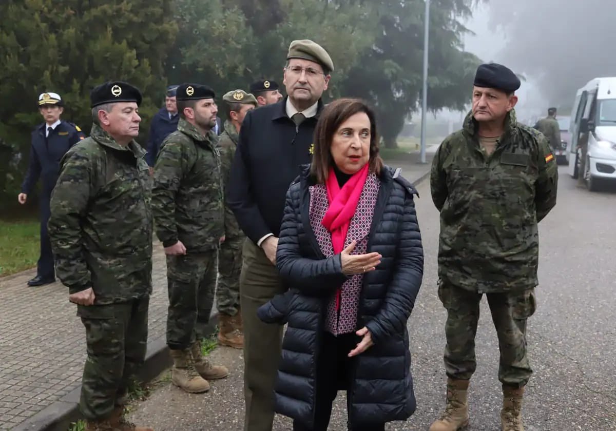 La ministra de defensa española ha asegurado que Putin es “una enorme amenaza para los países limítrofes, pero también para la comunidad internacional en su conjunto. Hoy en día, un misil balístico puede llegar perfectamente desde Rusia a España”