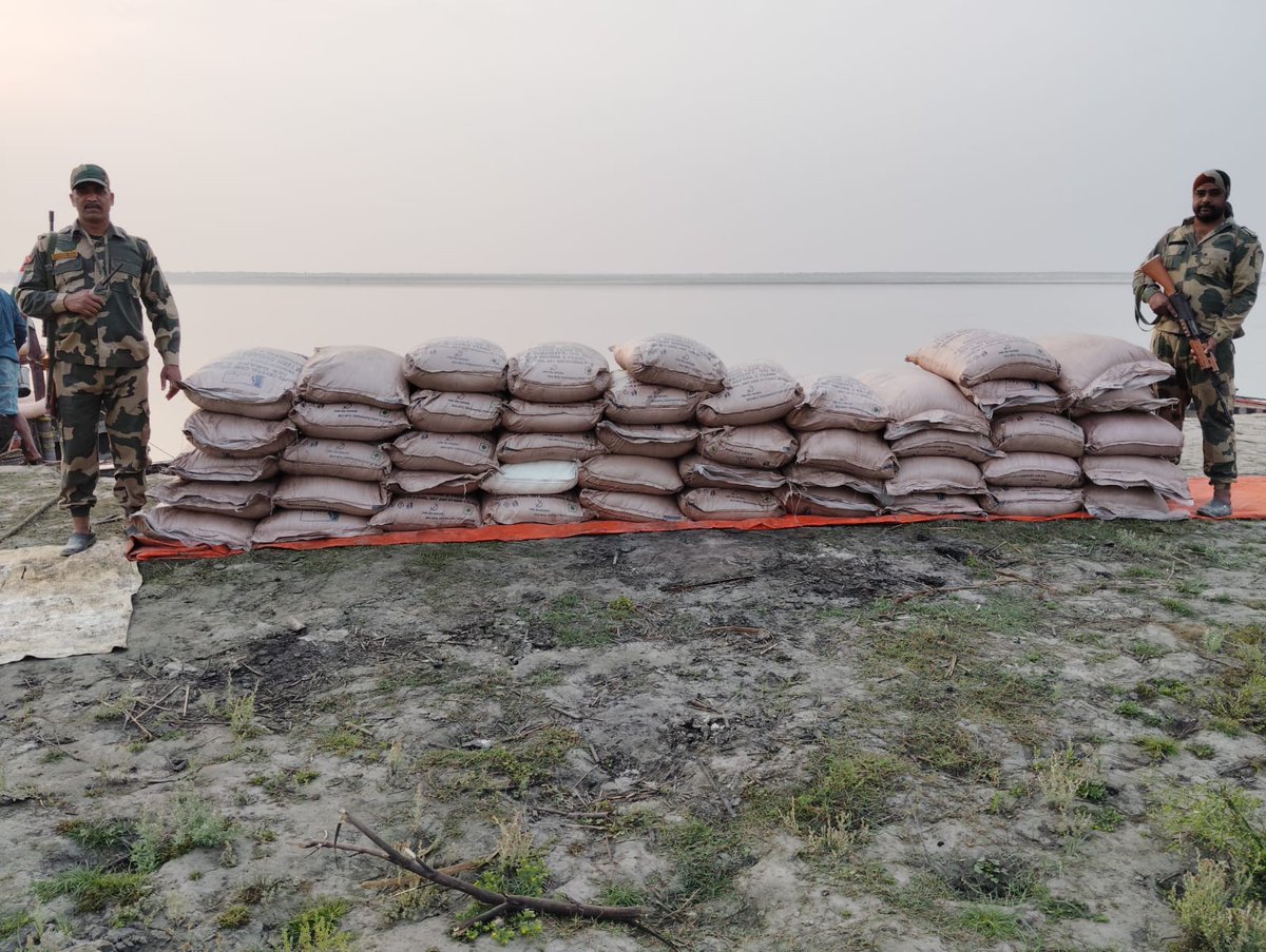 In drive to curb trans border smuggling, vigilant #Bordermen of 49 Bn #BSF seized 2303 kgs sugar on Indo-Bangladesh international border in Dstt- South Salamala Mankachar (Assam) #FirstLineOfDefence