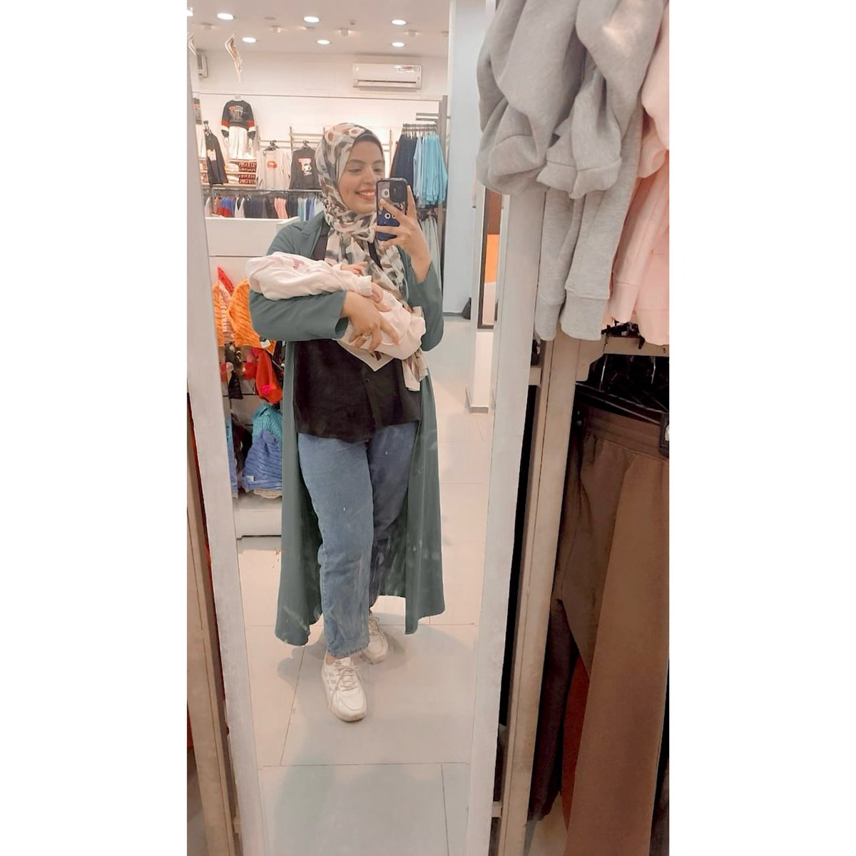 رزقنى بيها من غير سعى فـ يارب أجعلها ذرية صالحة طيبة و أصنعها على عينك التى لا تنام 🤲🤍