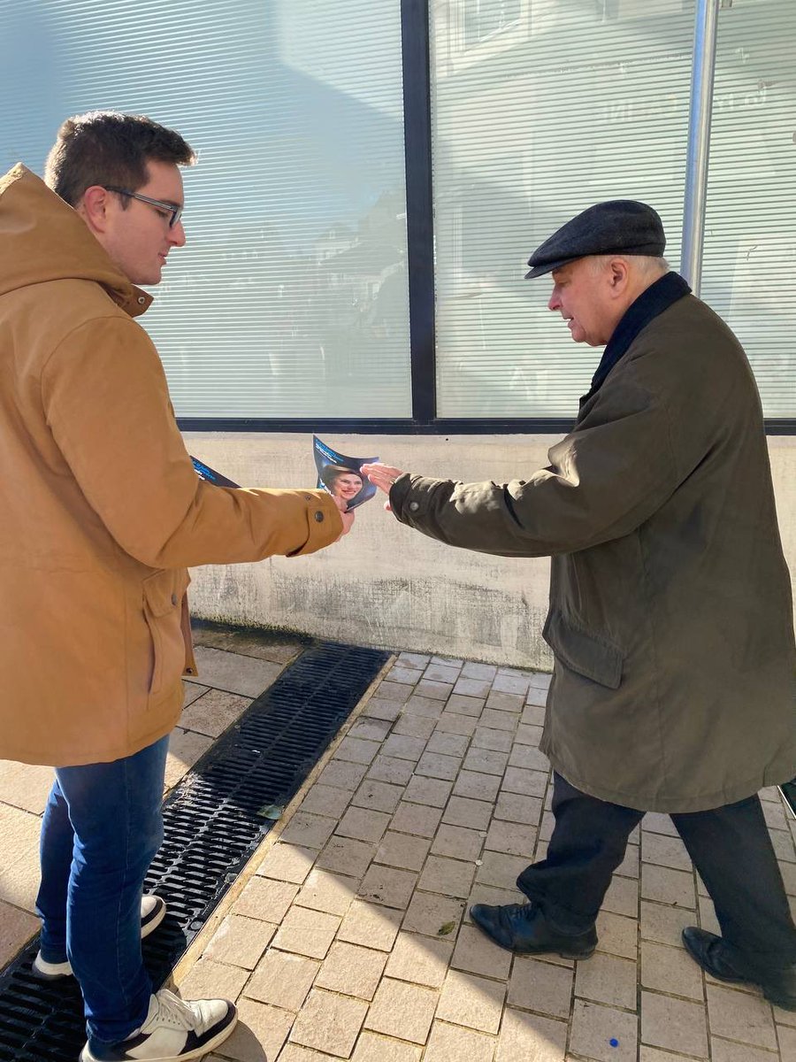 Premier week-end de mobilisation en #eureetloir avec notre Ministre <a href="/guillaumekasba/">Guillaume Kasbarian</a> !

Nous avons tous #BesoinDEurope 🇪🇺🇪🇺 !

#chartres #Europe