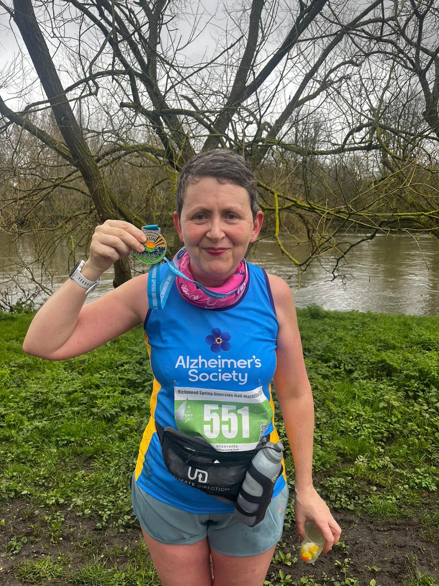Huge well done to our very own @stephdaleycds from @BSMSMedSchool for running a #half #marathon this weekend raising over £1,800 all in aid of @alzheimerssoc