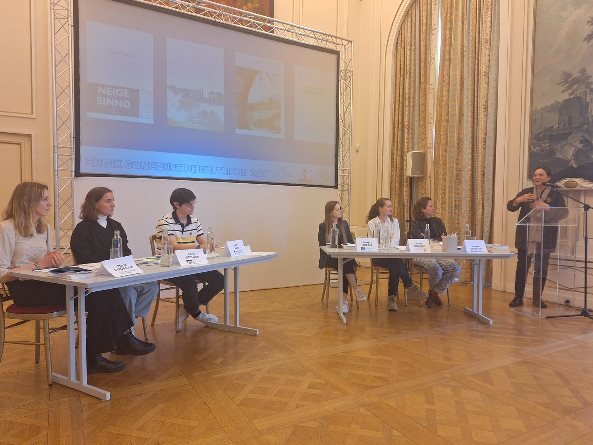 philippesutter4's tweet photo. 5ème #ChoixGoncourtAutriche
Quel bonheur d'écouter #PauleConstant, marraine de notre Choix inauguré avec elle en 2020!
🙏 à Mme F. Rossinot, DG de l'Académie, aux équipes des 5 universités 🇦🇹 partenaires et au public pour ces échanges 👌
#FestivaldelaFrancophonie 2024
@PLUS_1622 https://t.co/HMpK234aNm