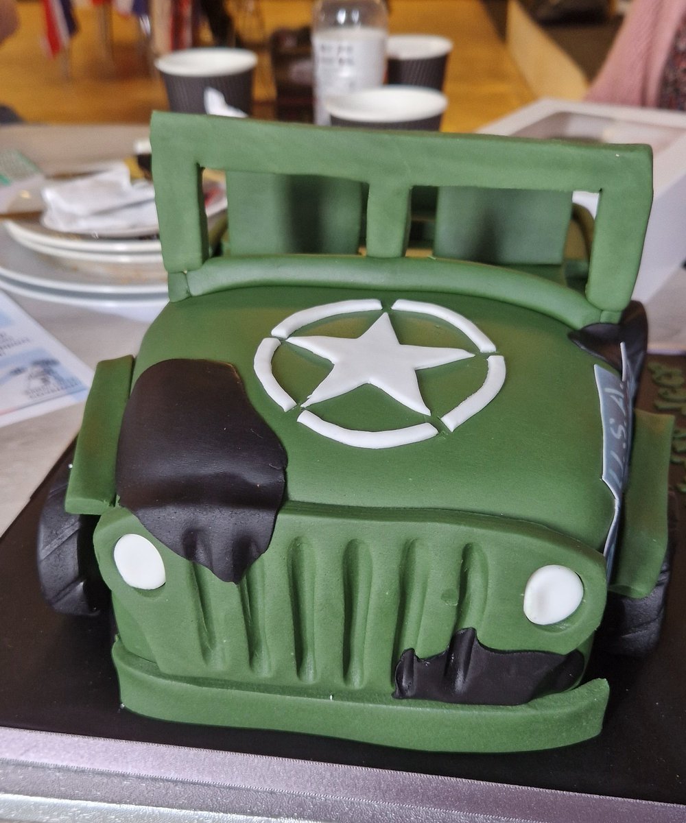 Another fab cake issued at breakfast this weekend! Happy Birthday Jeep Johnson! @cakesbyp @TraffordVetsUK