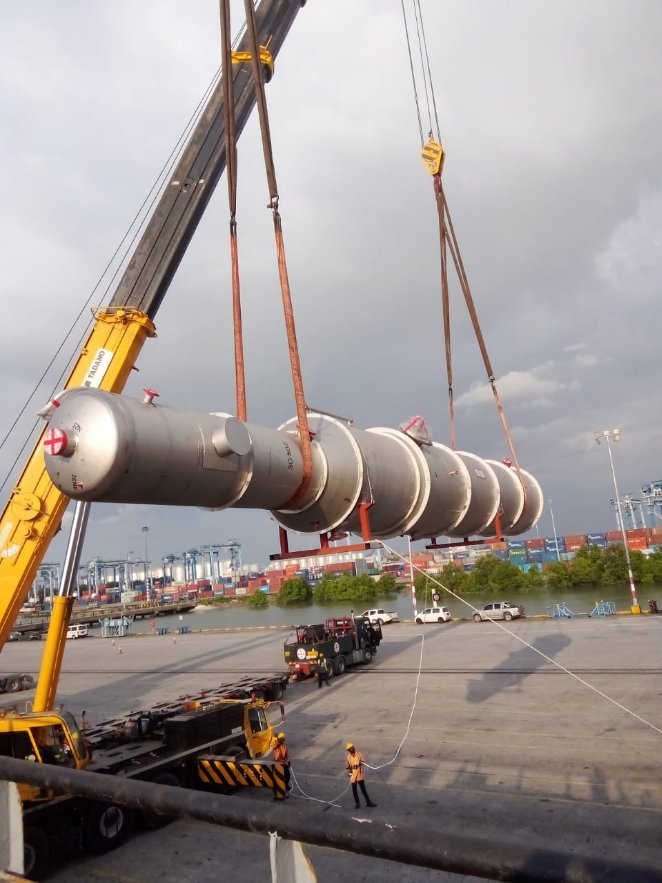 #ProjectSpotlight MS Global Freight Solution, Malaysia Moves Columns from Port Klang, Malaysia to Belawan, Indonesia Find more details: wcaprojects.com/CaseStudies/De… #WCAprojects #cargo #heavyequipment #container #heavyhaul #projectcargo