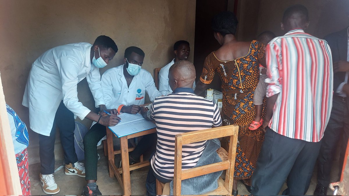 This Sunday, Up to 200 screened with diabetes, hypertension and obesity. We provided #nutrition education and counseling. Our appreciations go to #UR_HND #NyakaliroHC and @HP_Organi for coordinated support to achieve this.