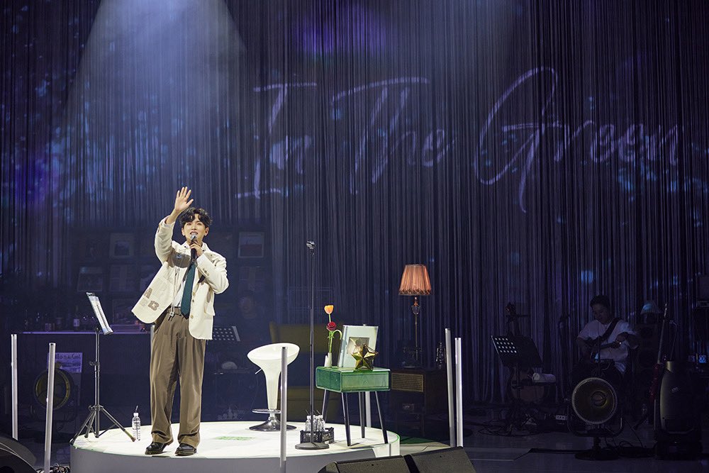 슈퍼주니어 려욱, 8년 만의 솔로 콘서트 ‘In The Green’ 전석 매진 성황!
‘믿듣’ 보컬 → ‘감동’ 토크·연주 → ‘깜짝’ 밋앤그릿까지 봄맞이 제대로!
“제 목소리로 온전하게 채운 무대, 모두에게 만족스러운 기억되길”

entertain.naver.com/now/read?oid=6…

#려욱 #RYEOWOOK #CONCERT #AGIT #InTheGreen