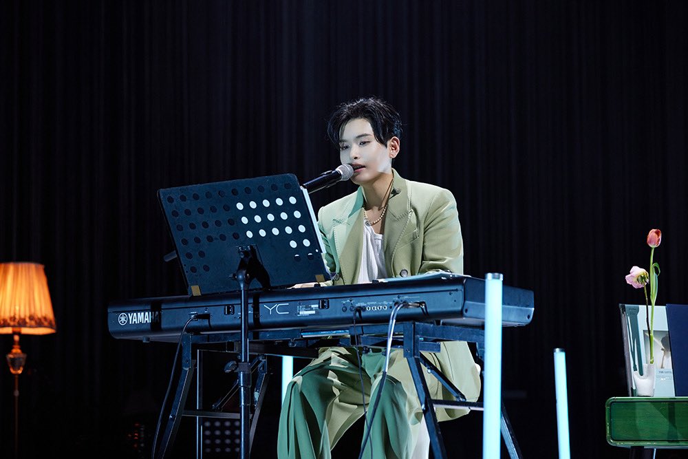 SJofficial's tweet photo. 슈퍼주니어 려욱, 8년 만의 솔로 콘서트 ‘In The Green’ 전석 매진 성황!
‘믿듣’ 보컬 → ‘감동’ 토크·연주 → ‘깜짝’ 밋앤그릿까지 봄맞이 제대로!
“제 목소리로 온전하게 채운 무대, 모두에게 만족스러운 기억되길”

https://t.co/9wx0ct7fij

#려욱 #RYEOWOOK #CONCERT #AGIT #InTheGreen https://t.co/s7mviBRZnq