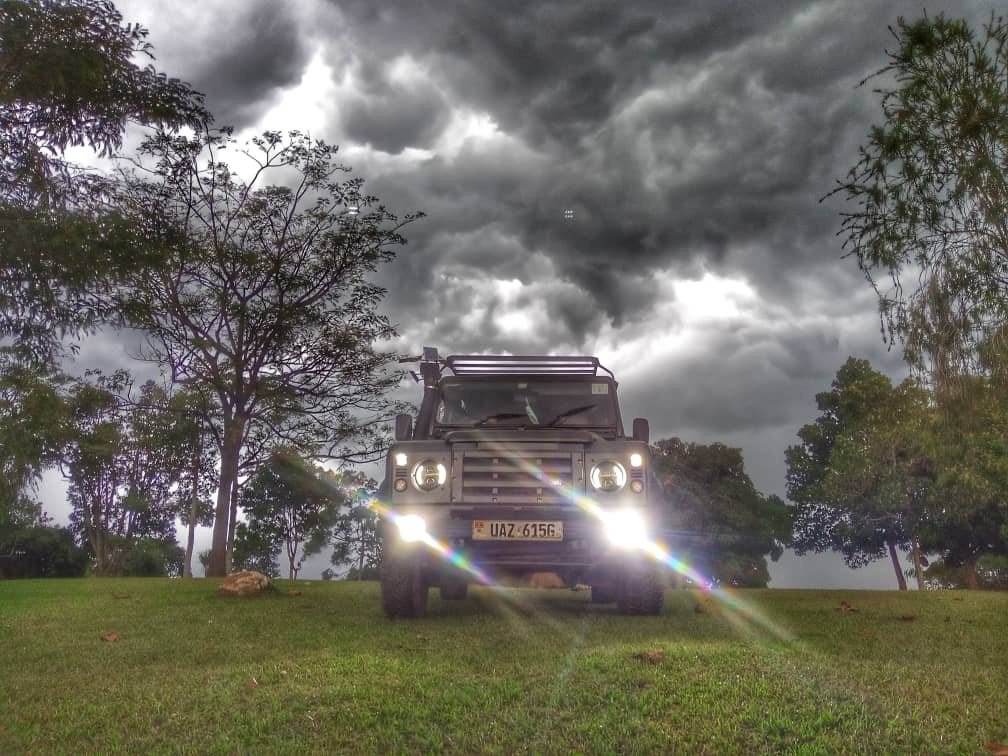 LandRoverUganda's tweet photo. A storm on the horizon only adds to the thrill of the journey.
#OutdoorStorm
#LandRoverDefender #StormyAdventures  #AdventureSeeker #NatureIsCalling #RoaringDefender #GetOutdoors #OffroadingLife  #LandRoverUganda #StormChaser #4x4Life #DefenderEnthusiast #ExploringUganda https://t.co/Z6QO43ljUR
