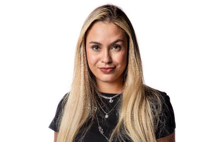 kimschlz_'s tweet photo. Isabelle tinha tudo pra chegar na final, mas se perdeu e ficou igual a Sarah

ficou burra do nada  #BBB24 https://t.co/elvjVsS3Gh
