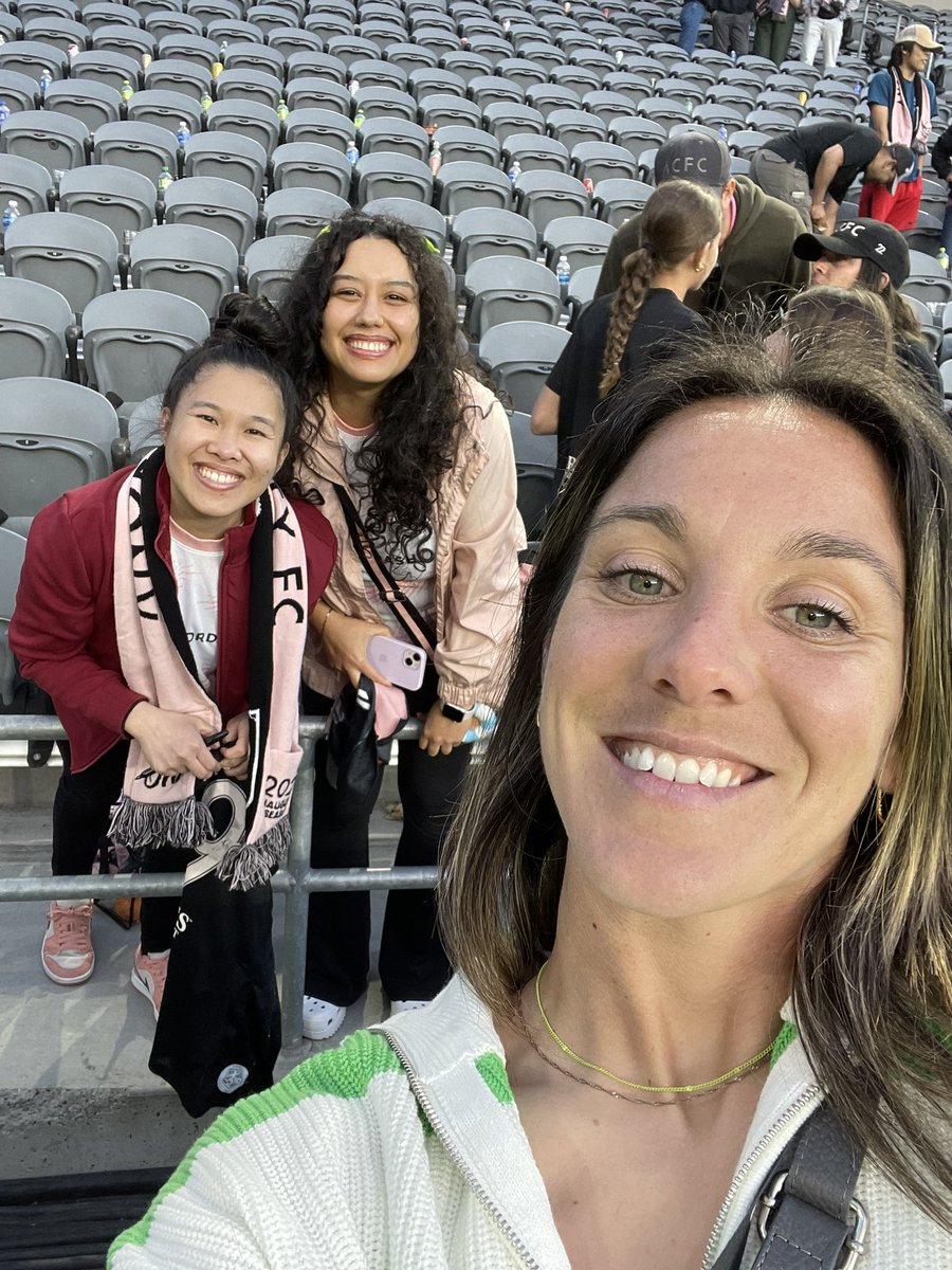 emmabelxo's tweet photo. After 2 years, I finally got my jersey signed by the one and only Le Bihan! @weareangelcity #ACFC #AngelCityFC #LFG https://t.co/WkWYd35ZMm