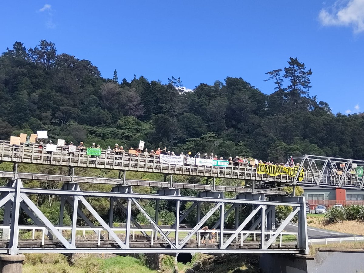 corowatchdog's tweet photo. Another great shot from the Stop the Fast-track Rally at Karangahake on the weekend! Thanks R Rockell for the shot! #fasttrackwrongtrack #expectresistance https://t.co/tSvs8fwAPX