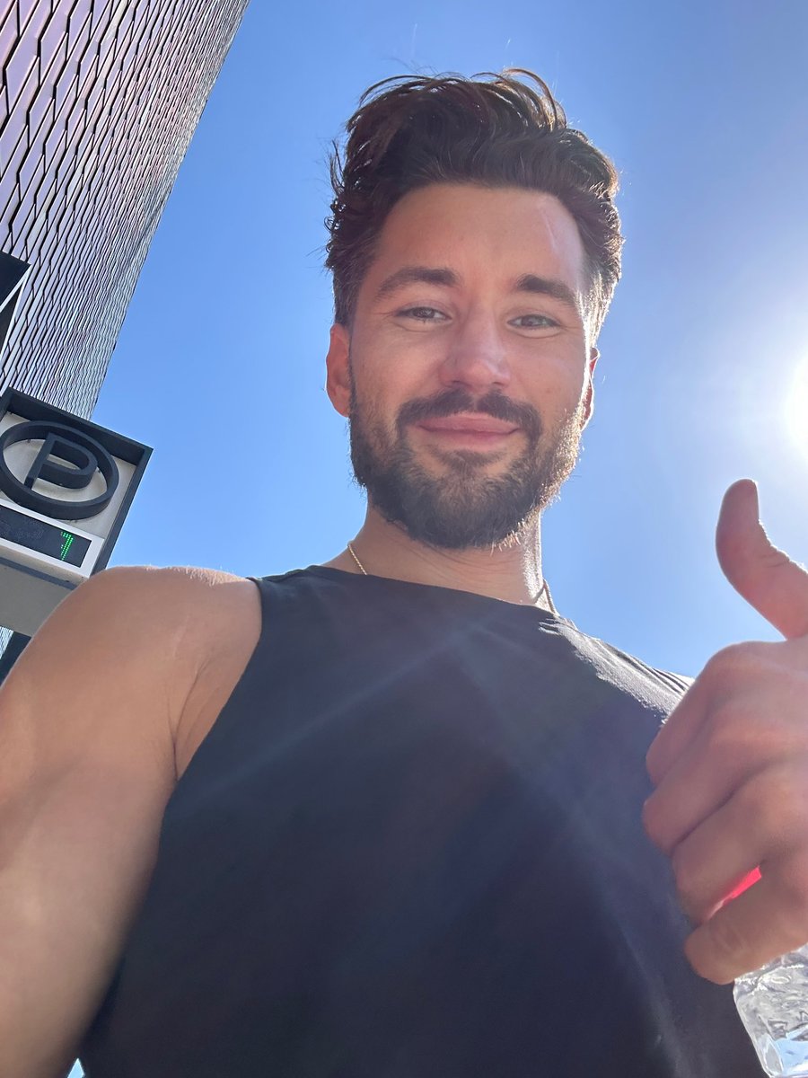 jeffwittek's tweet photo. You'll forget about the pain, but the time will be remembered forever. 

LA Marathon 3:28 ✅ https://t.co/J4I1rg2mjS