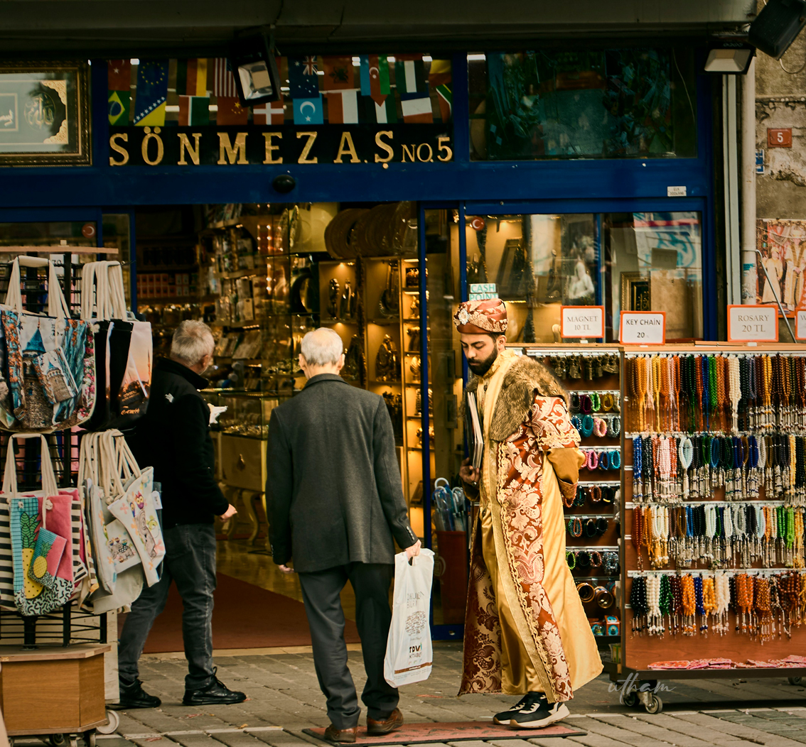 uthamz's tweet photo. A Pilgrim's Postcards - 

Istanbul, Turkiye.

#travel,#street,#istanbul,#turkey,#turkiye,#travelphotography,#streetscenes,#turkey_tourism, #travel_captures https://t.co/JqzxqcXMF1