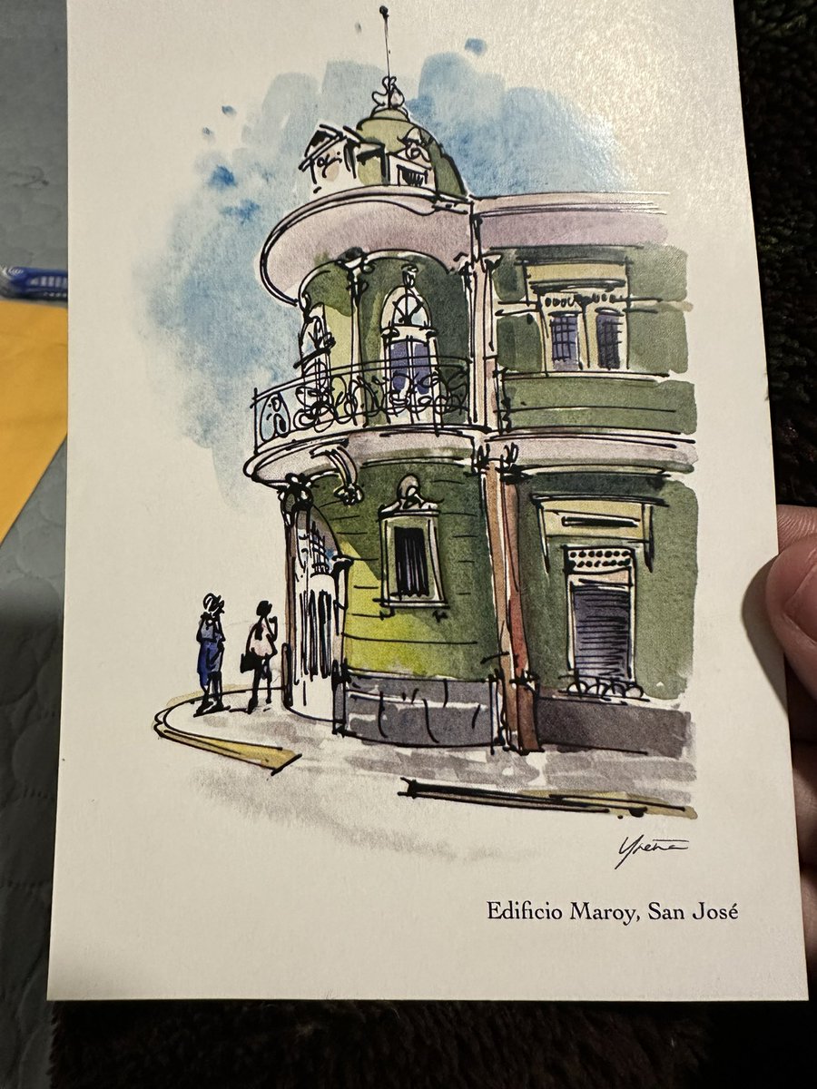 RoblesBarrantes's tweet photo. Está tarjeta postal tridimensional del Billete de 5 Colones me lo regalaron en el #Transitarte , también la tarjetita del artista visual José Pablo Ureña. Que vivan estos espacios, que viva el arte 🎭! https://t.co/jviQLezEzF