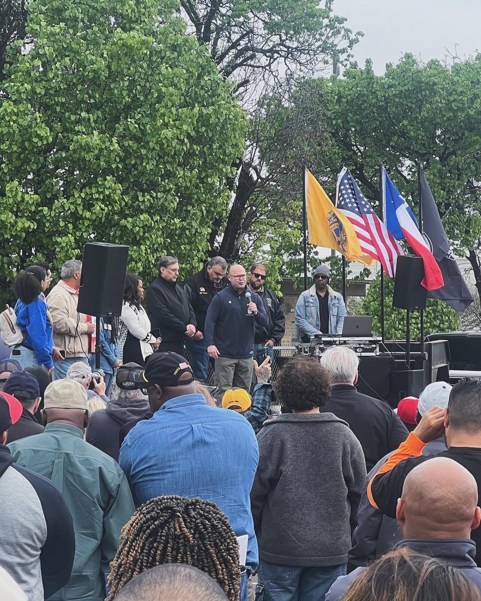 Our members the the CPUSA DFW Club participated at the Teamsters strike rally at Molson Coors in Fort Worth, Texas with the Young Active Labor Leaders! All Power to the Working Class!