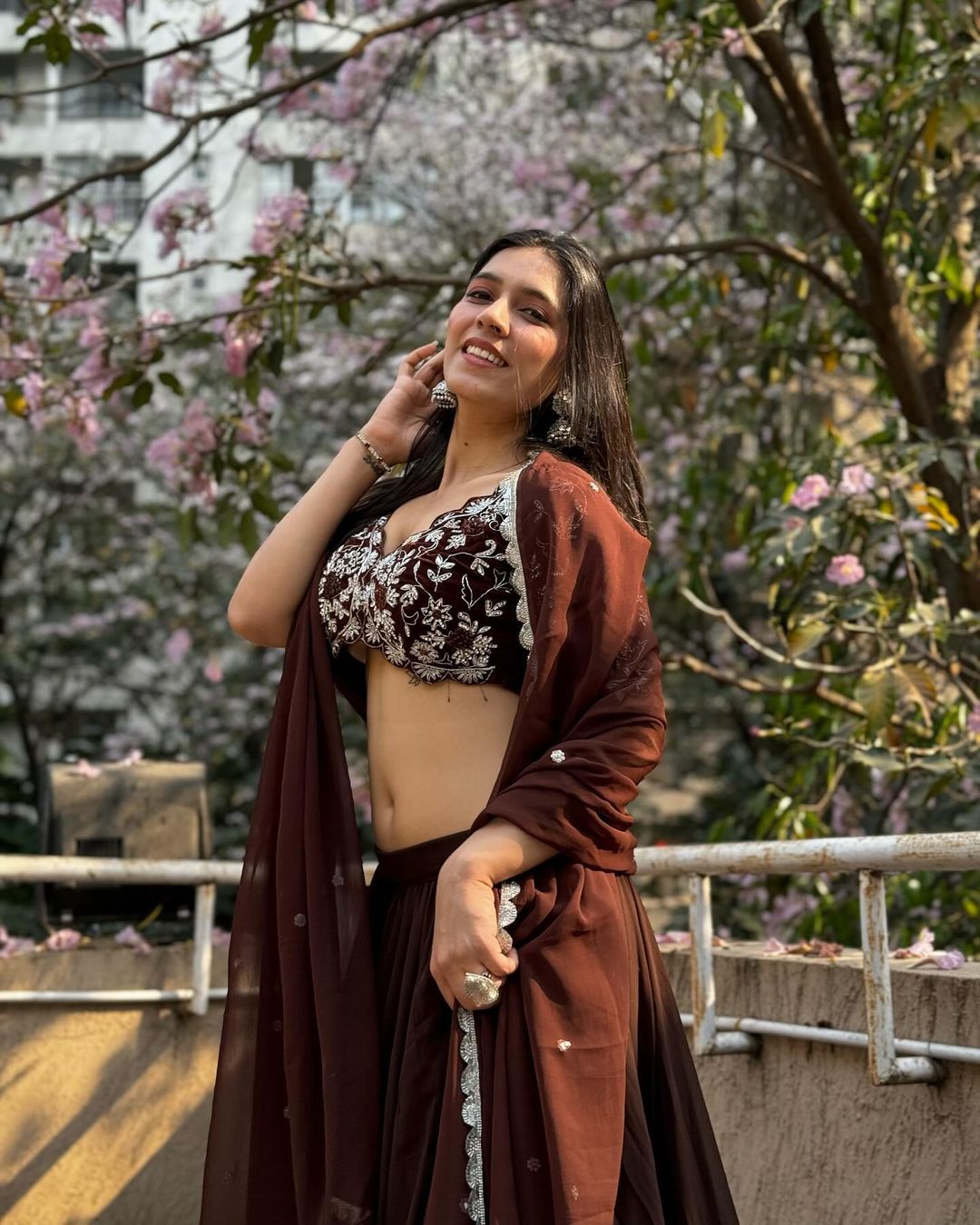 GI7O_dHagAAZxw5?format=jpg&name=large