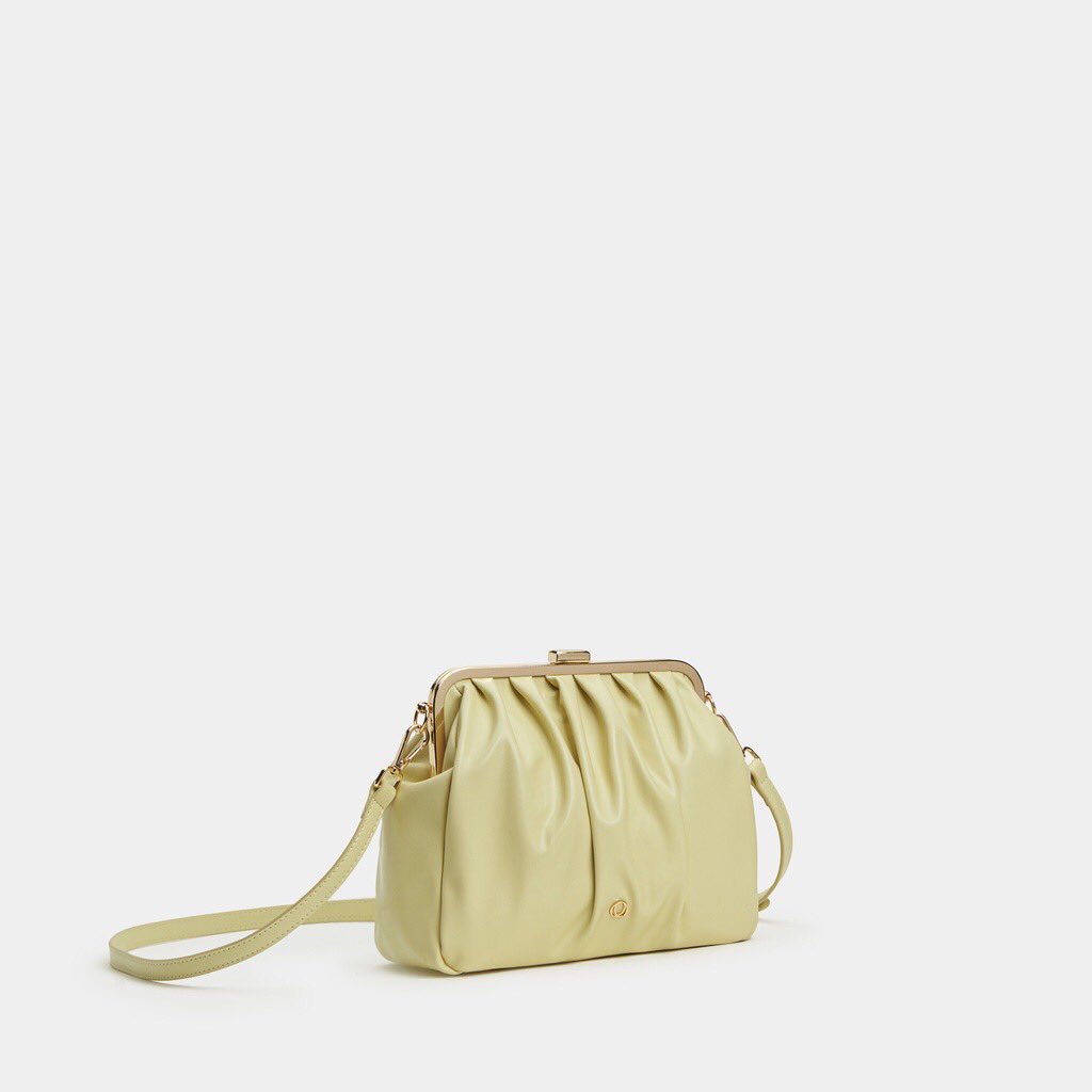 _aniswawa's tweet photo. Sling bag cute sangat sangat yang penting sekarang tengah below RM100 so kena cepat 🫢🫣

🛍️: https://t.co/0T1aalAtOn https://t.co/pv65vkT2fZ