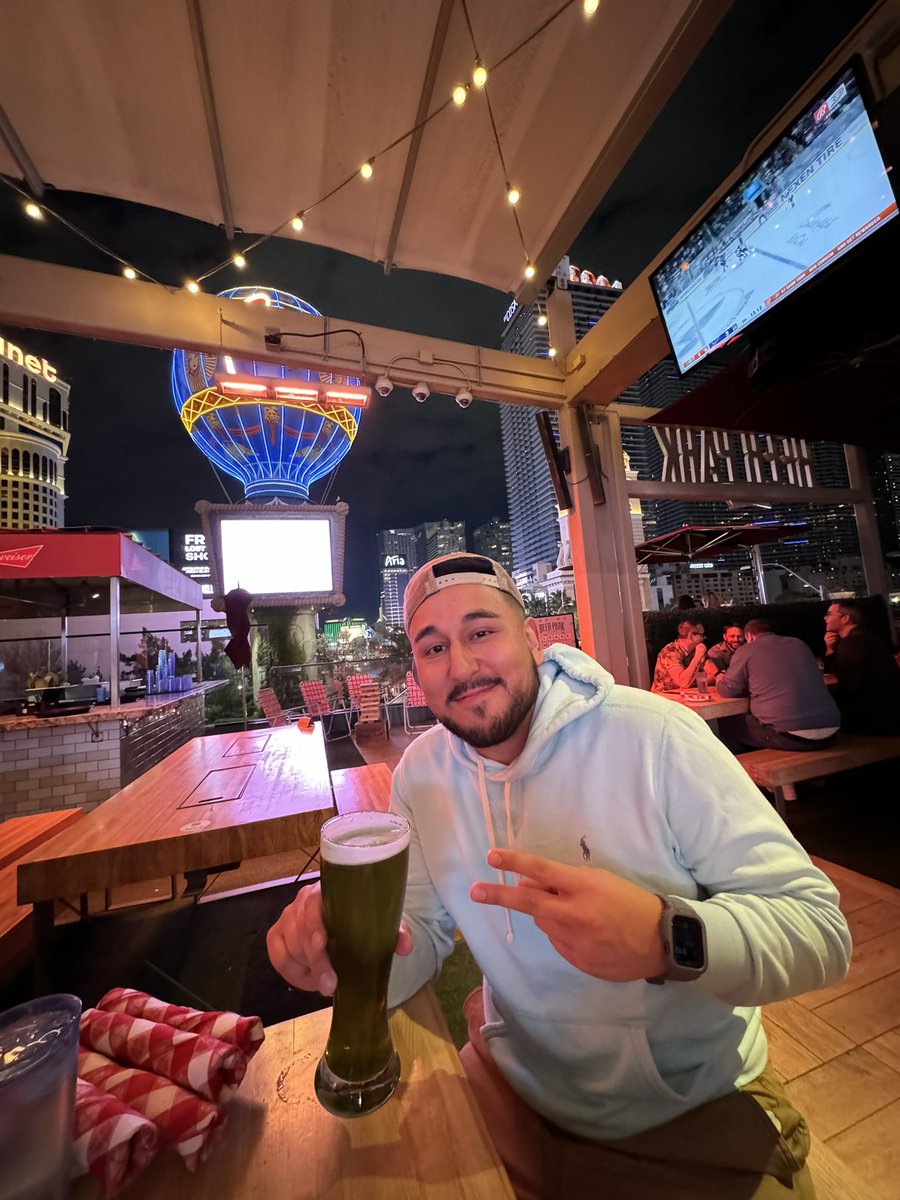 Green beer on st pattys day <a href="/BeerParkLV/">Beer Park Las Vegas</a> 
lettttssssgoooo