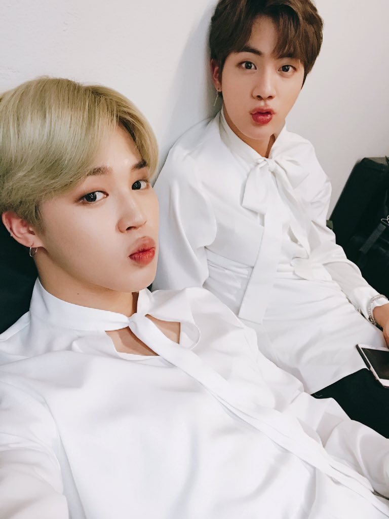 BtsEternalWay's tweet photo. 🟢[Twt_180317] Нельзя быть такими красивыми

🐥: Спасибо. Это было весело.
#JIMIN
#JinieHyung
#KconMexico
#Спасибо_Мексика

#ВоспоминанияBTS #BTS #JIMIN #JIN https://t.co/KQaIACchKU